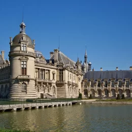 Chateau-De-Chantilly