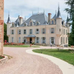 get married in a chateau in france